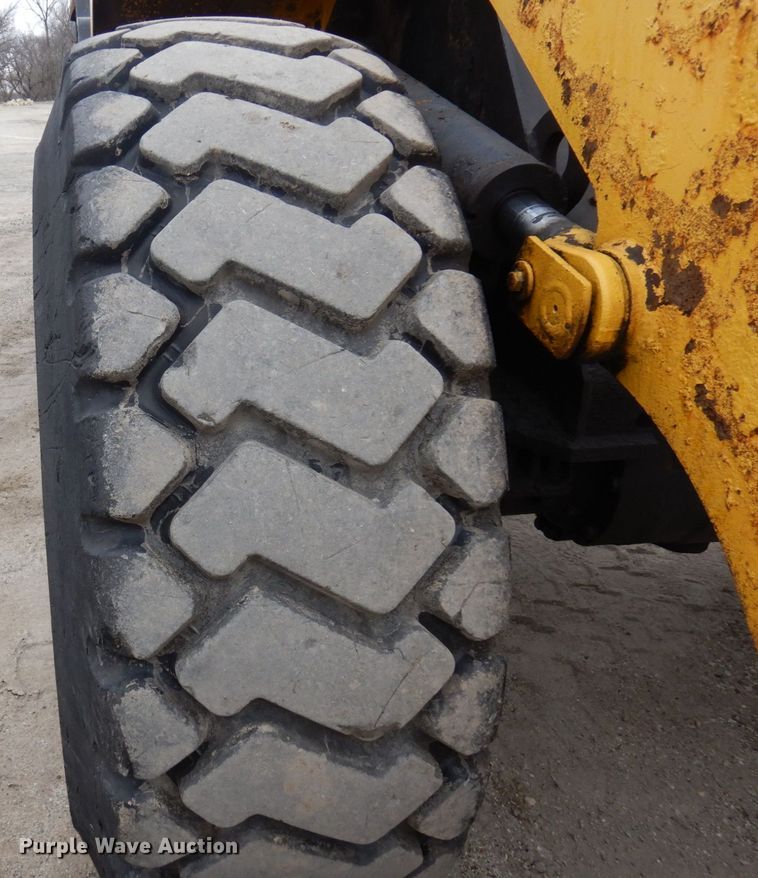 image for item MF9549 Komatsu WA250-6 wheel loader
