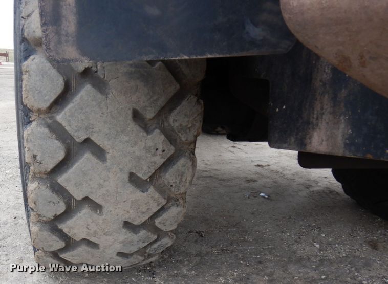 image for item MF9549 Komatsu WA250-6 wheel loader