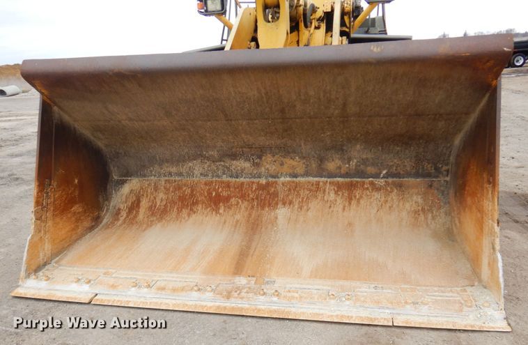 image for item MF9551 1998 Komatsu WA500-3L  wheel loader