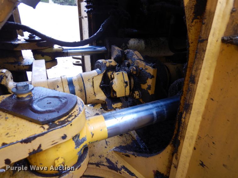 image for item MF9551 1998 Komatsu WA500-3L  wheel loader