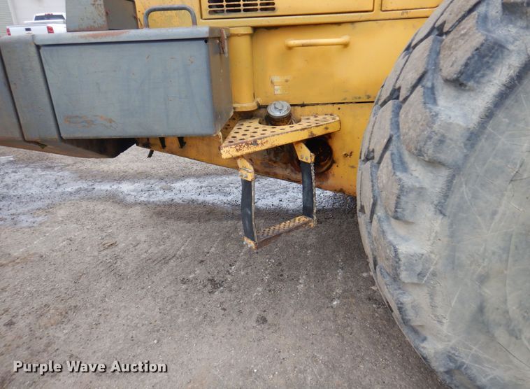 image for item MF9551 1998 Komatsu WA500-3L  wheel loader