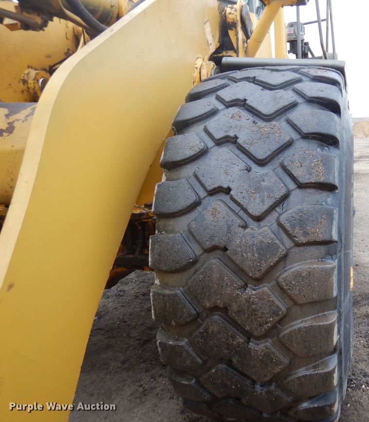 image for item MF9551 1998 Komatsu WA500-3L  wheel loader