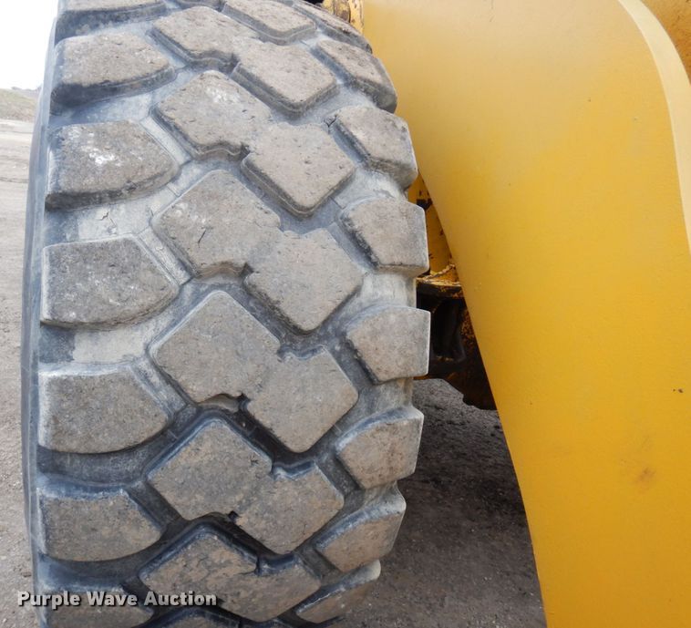 image for item MF9551 1998 Komatsu WA500-3L  wheel loader