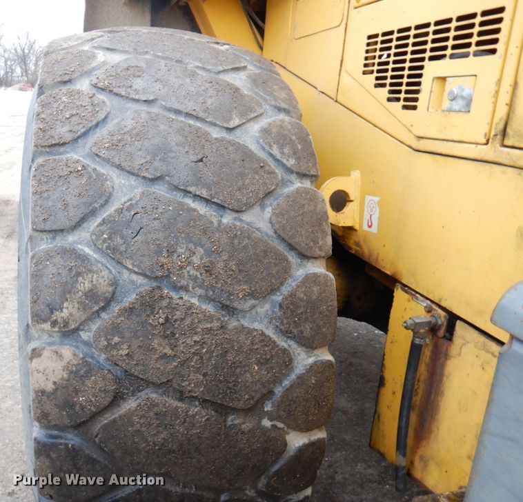 image for item MF9551 1998 Komatsu WA500-3L  wheel loader
