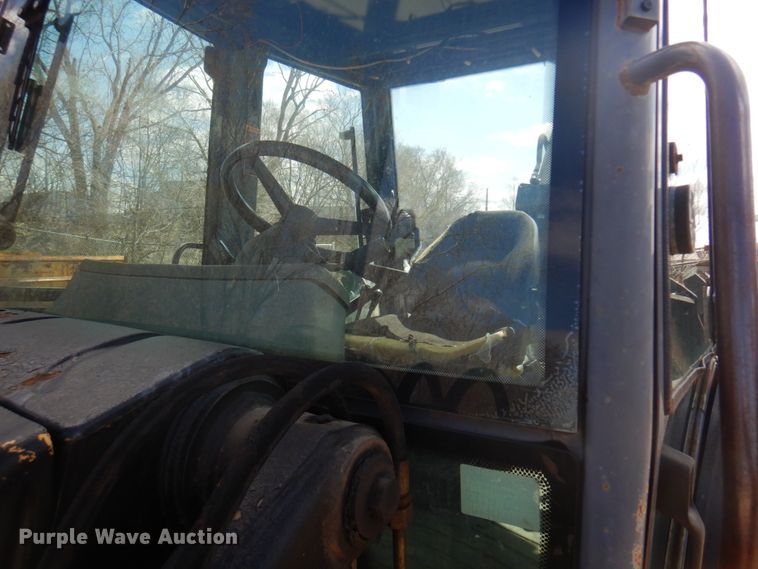 image for item MF9564 New Holland 555E  backhoe