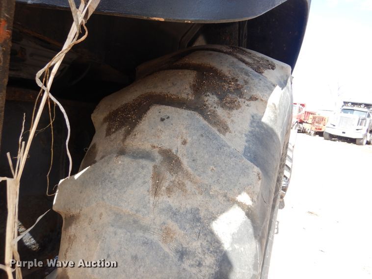 image for item MF9564 New Holland 555E  backhoe