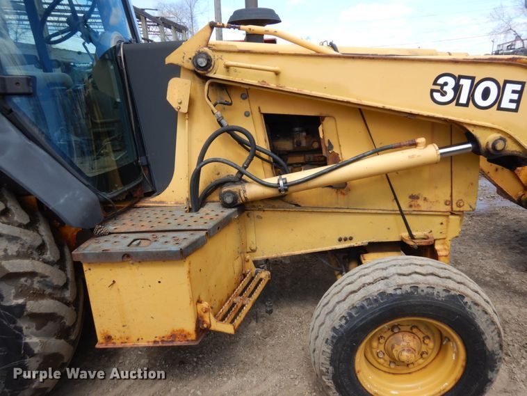 image for item MF9565 John Deere 310E  backhoe