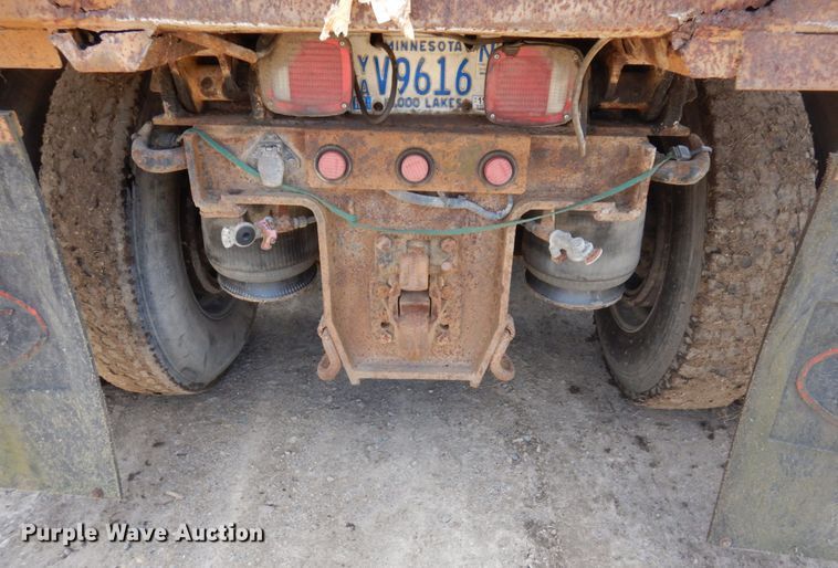 image for item MF9570 1998 Peterbilt 379  dump truck