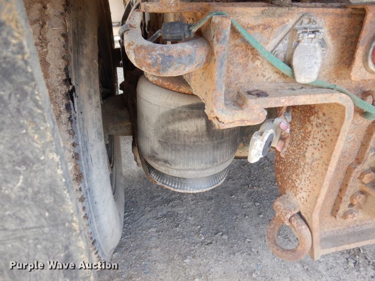 image for item MF9570 1998 Peterbilt 379  dump truck