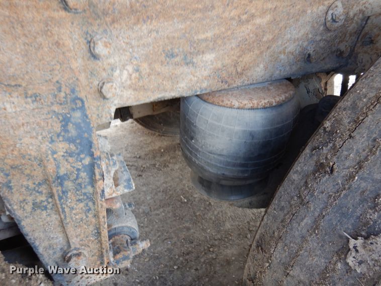 image for item MF9570 1998 Peterbilt 379  dump truck