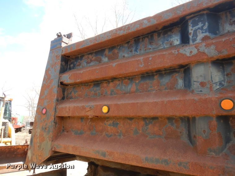 image for item MF9570 1998 Peterbilt 379  dump truck