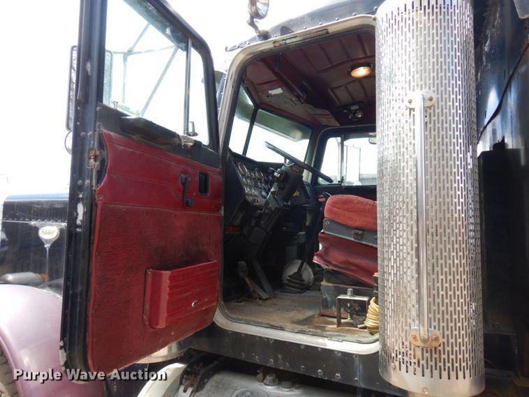 image for item MF9570 1998 Peterbilt 379  dump truck