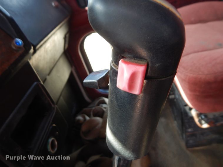 image for item MF9570 1998 Peterbilt 379  dump truck