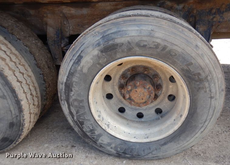 image for item MF9570 1998 Peterbilt 379  dump truck