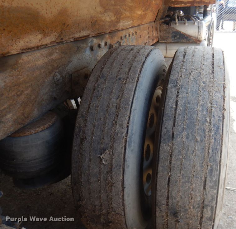 image for item MF9570 1998 Peterbilt 379  dump truck