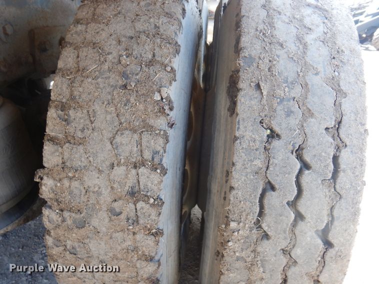 image for item MF9570 1998 Peterbilt 379  dump truck