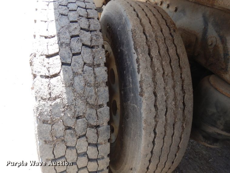 image for item MF9570 1998 Peterbilt 379  dump truck