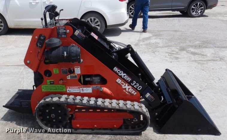 image for item MU9544 2017 Morbark Boxer 320  compact utility loader