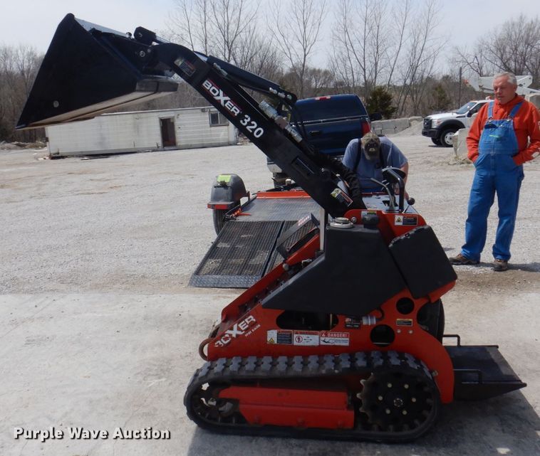 image for item MU9544 2017 Morbark Boxer 320  compact utility loader