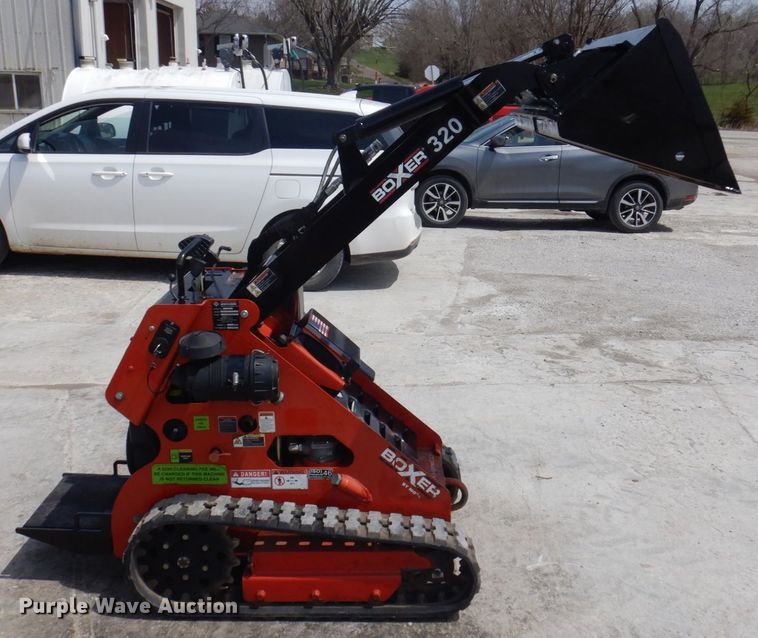 image for item MU9544 2017 Morbark Boxer 320  compact utility loader