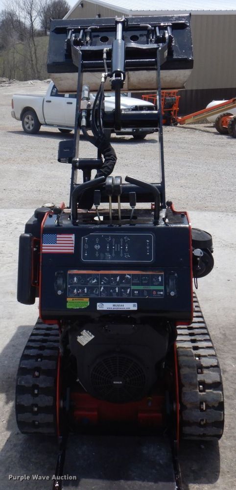 image for item MU9544 2017 Morbark Boxer 320  compact utility loader