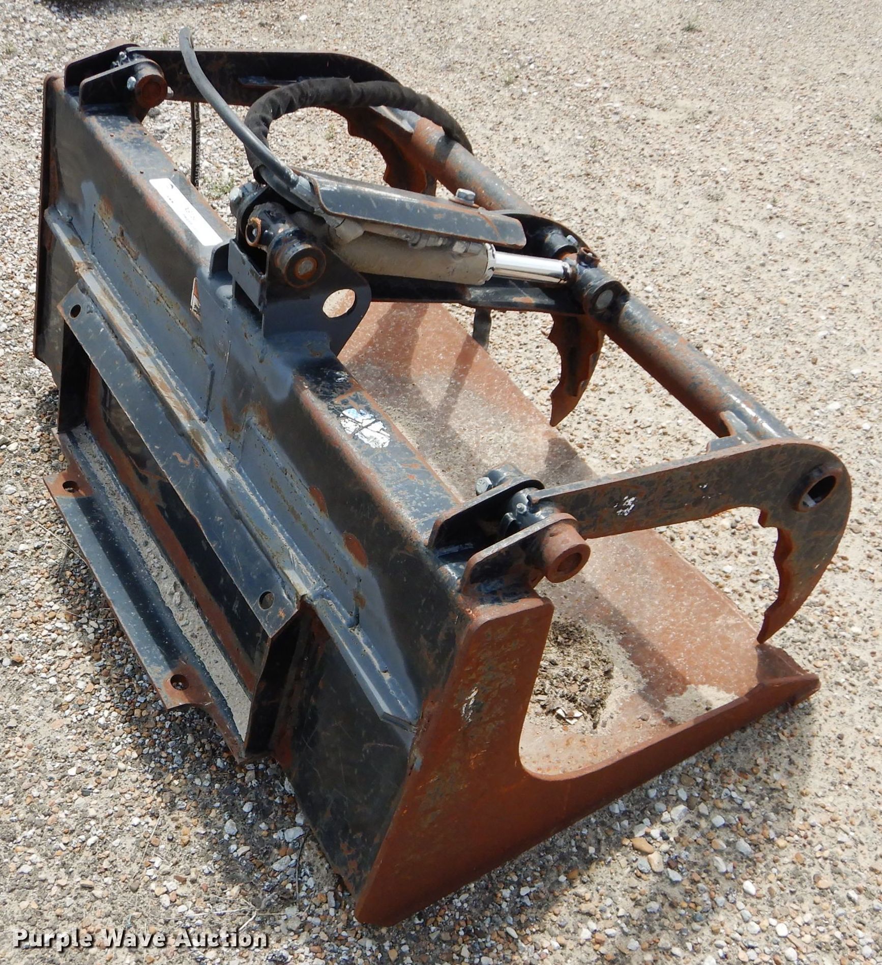 Bobcat 42"W compact utility loader grapple bucket in Kansas City, KS