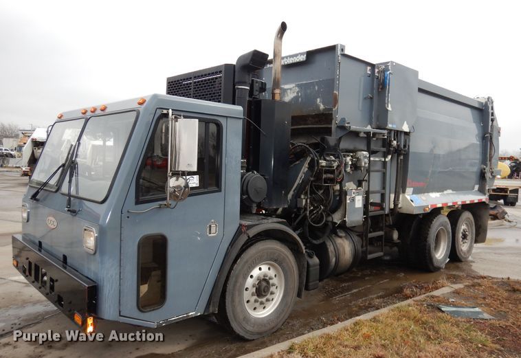 image for item DJ2758 2011 Crane Carrier LET2-26-UNK  refuse truck