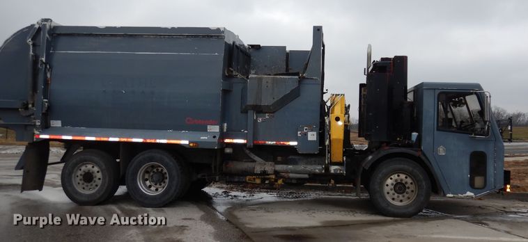 image for item DJ2758 2011 Crane Carrier LET2-26-UNK  refuse truck