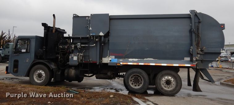 image for item DJ2758 2011 Crane Carrier LET2-26-UNK  refuse truck