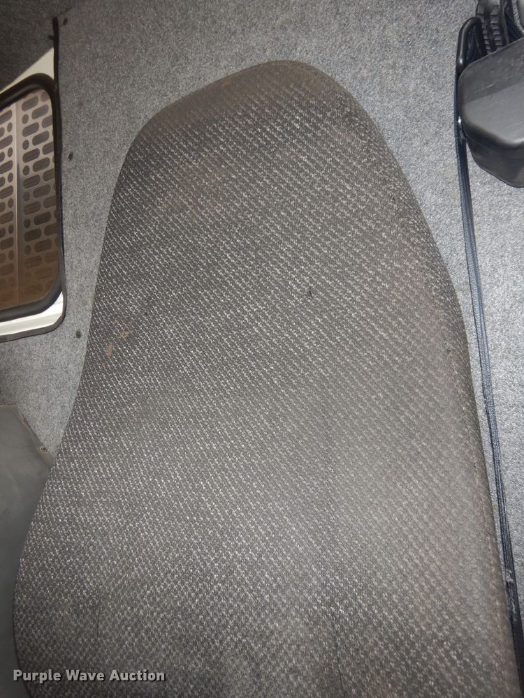 image for item DJ2758 2011 Crane Carrier LET2-26-UNK  refuse truck