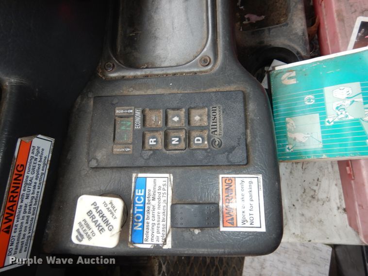 image for item DJ2758 2011 Crane Carrier LET2-26-UNK  refuse truck