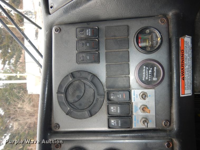 image for item DJ2758 2011 Crane Carrier LET2-26-UNK  refuse truck