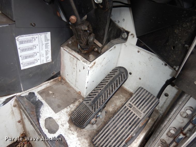 image for item DJ2758 2011 Crane Carrier LET2-26-UNK  refuse truck