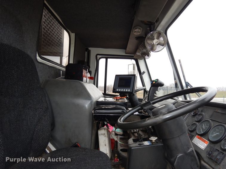 image for item DJ2758 2011 Crane Carrier LET2-26-UNK  refuse truck