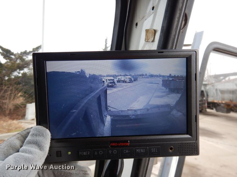 image for item DJ2758 2011 Crane Carrier LET2-26-UNK  refuse truck