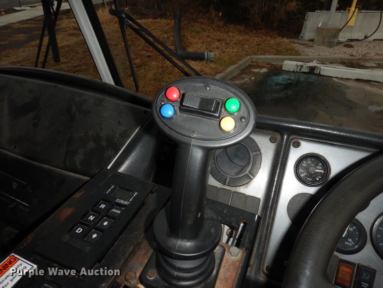 image for item DJ2758 2011 Crane Carrier LET2-26-UNK  refuse truck