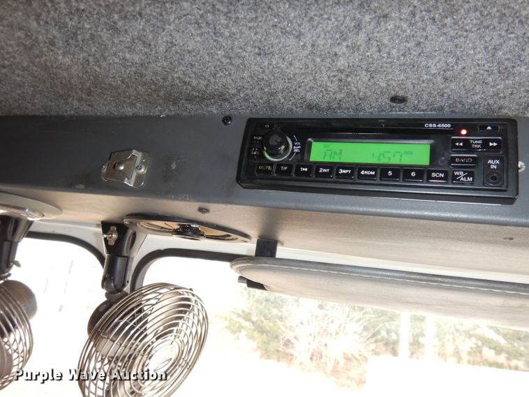 image for item DJ2758 2011 Crane Carrier LET2-26-UNK  refuse truck