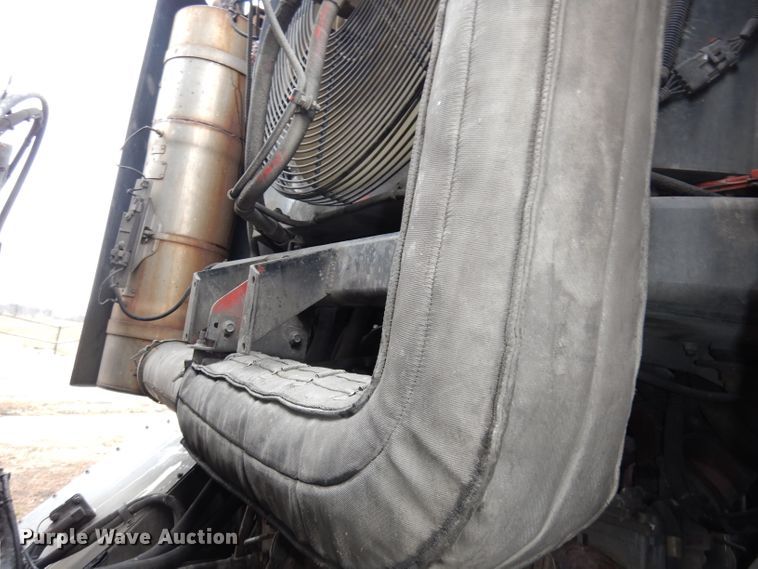 image for item DJ2758 2011 Crane Carrier LET2-26-UNK  refuse truck