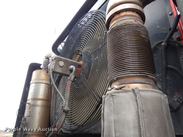 image for item DJ2758 2011 Crane Carrier LET2-26-UNK  refuse truck