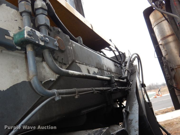 image for item DJ2758 2011 Crane Carrier LET2-26-UNK  refuse truck