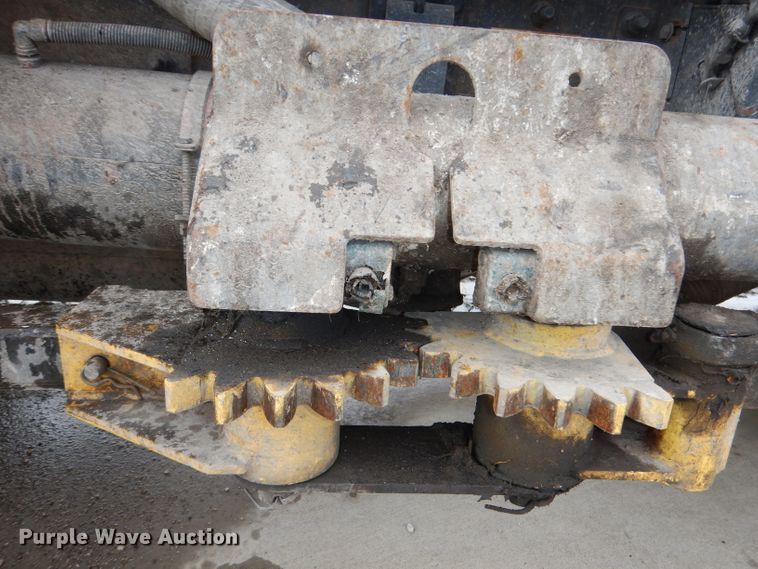 image for item DJ2758 2011 Crane Carrier LET2-26-UNK  refuse truck