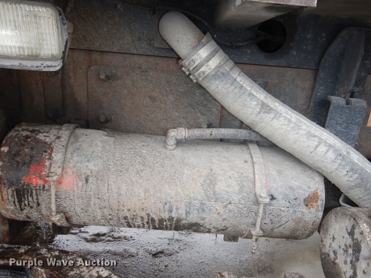 image for item DJ2758 2011 Crane Carrier LET2-26-UNK  refuse truck