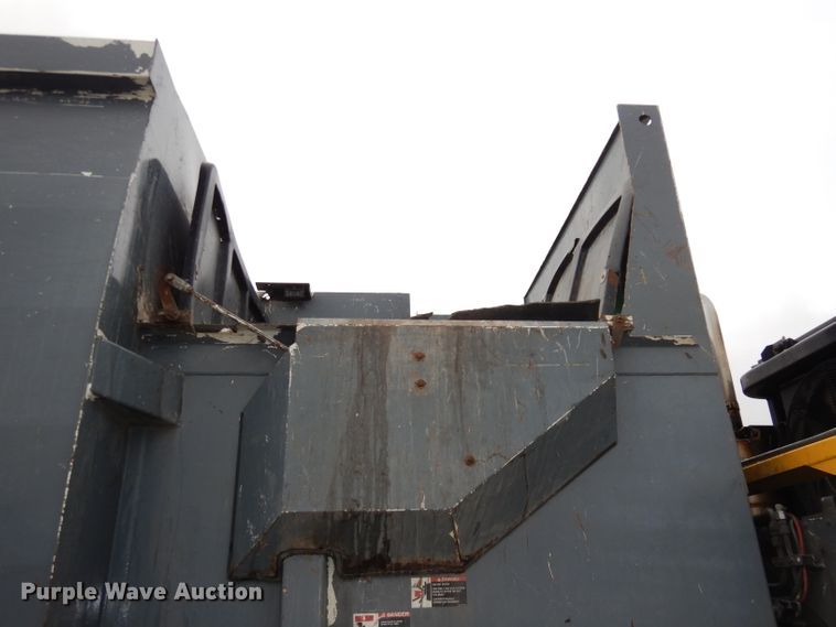 image for item DJ2758 2011 Crane Carrier LET2-26-UNK  refuse truck