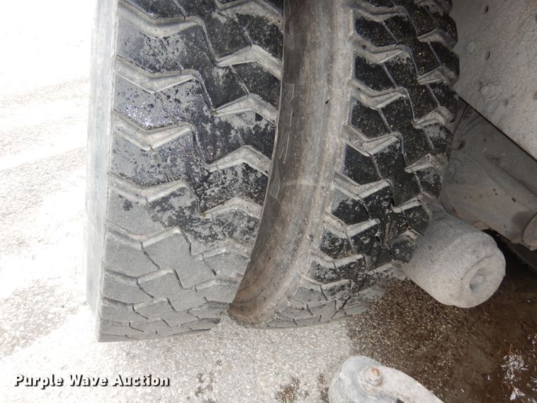 image for item DJ2758 2011 Crane Carrier LET2-26-UNK  refuse truck