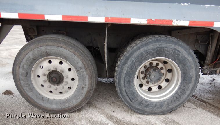 image for item DJ2758 2011 Crane Carrier LET2-26-UNK  refuse truck