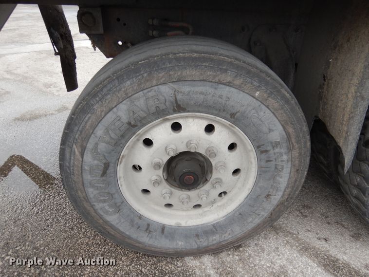 image for item DJ2758 2011 Crane Carrier LET2-26-UNK  refuse truck