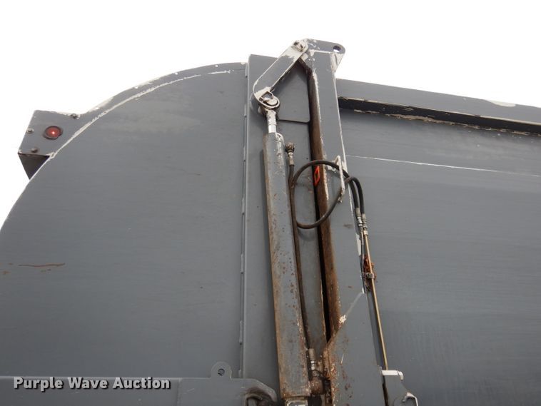 image for item DJ2758 2011 Crane Carrier LET2-26-UNK  refuse truck