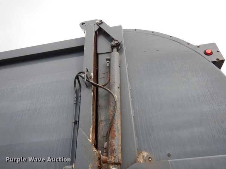 image for item DJ2758 2011 Crane Carrier LET2-26-UNK  refuse truck