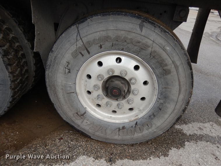 image for item DJ2758 2011 Crane Carrier LET2-26-UNK  refuse truck