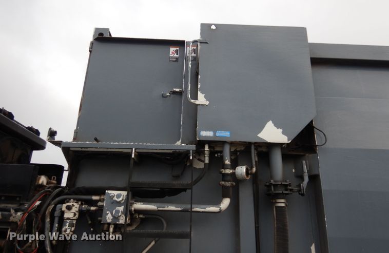 image for item DJ2758 2011 Crane Carrier LET2-26-UNK  refuse truck